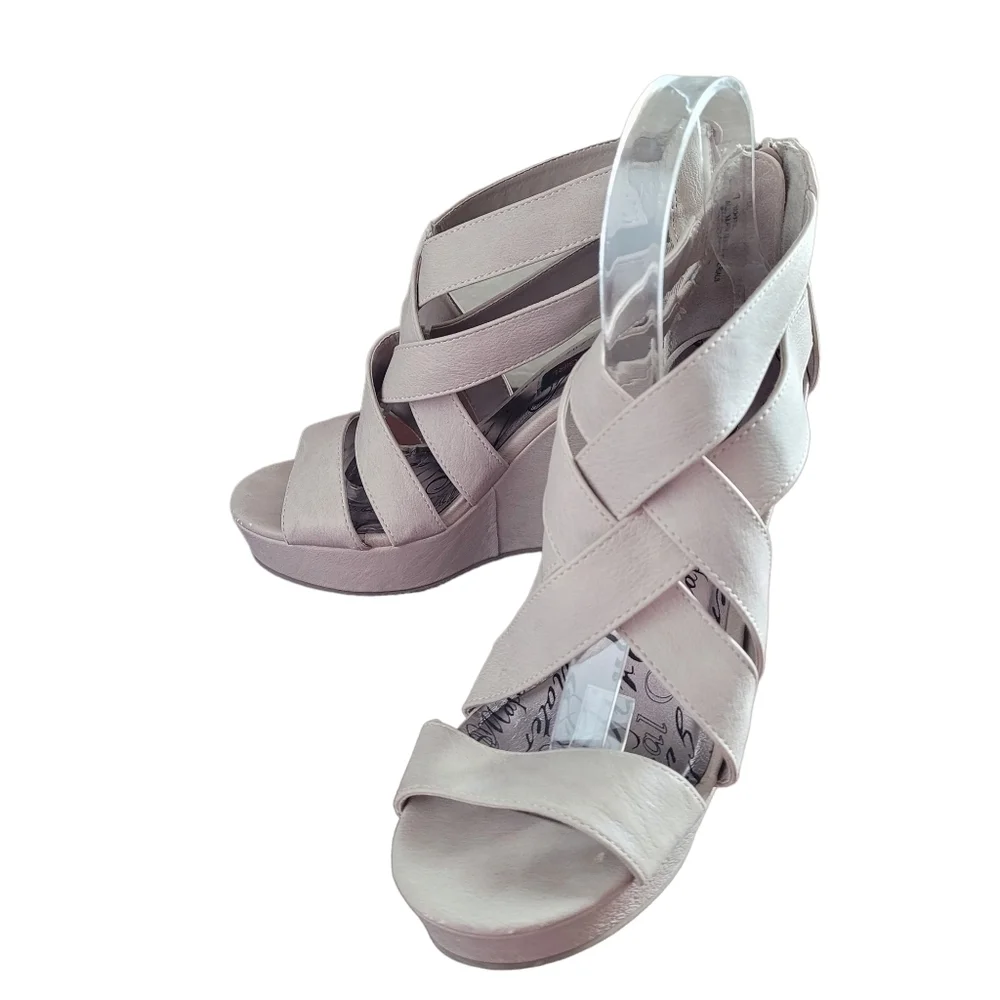 Material Girl Maxel Beige Strappy Wedges Size 7